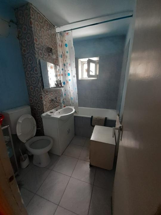 Apartament 4 Camere Decomandate, 80 mp, 2 Balcoane, etaj Intermediar, renovabil