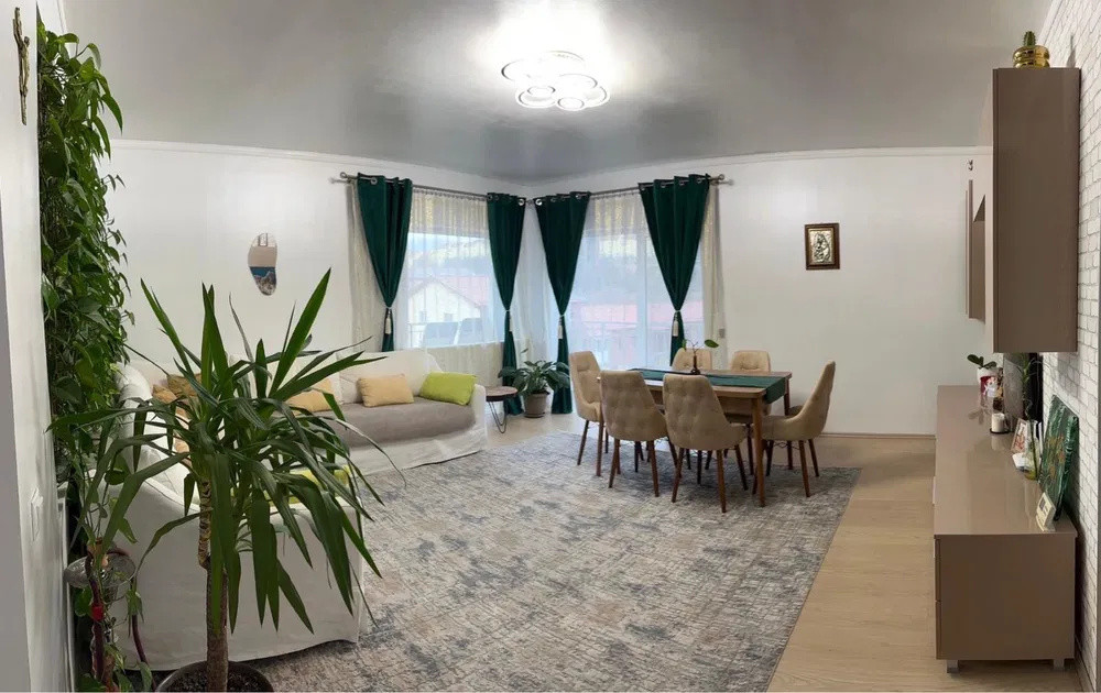 Apartament cu 3 camere, 82 mp, parcare, 2 balcoane, zona Stejarului 