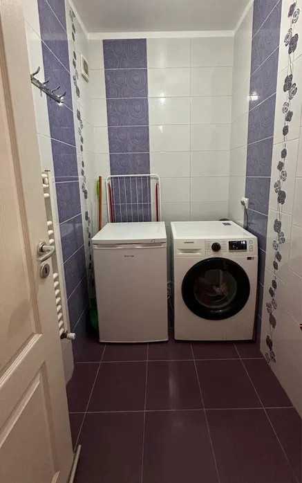 Apartament cu 3 camere, 82 mp, parcare, 2 balcoane, zona Stejarului 