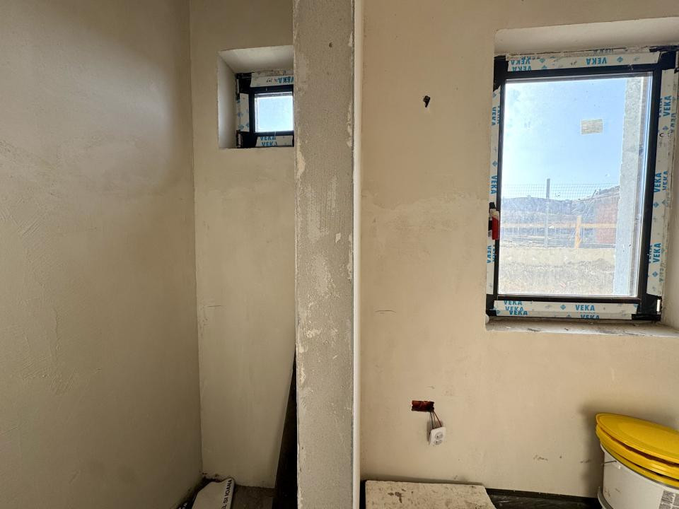 Casă individuală, 170 mp, finisata, pe un singur nivel, 300 mp curte, Chinteni