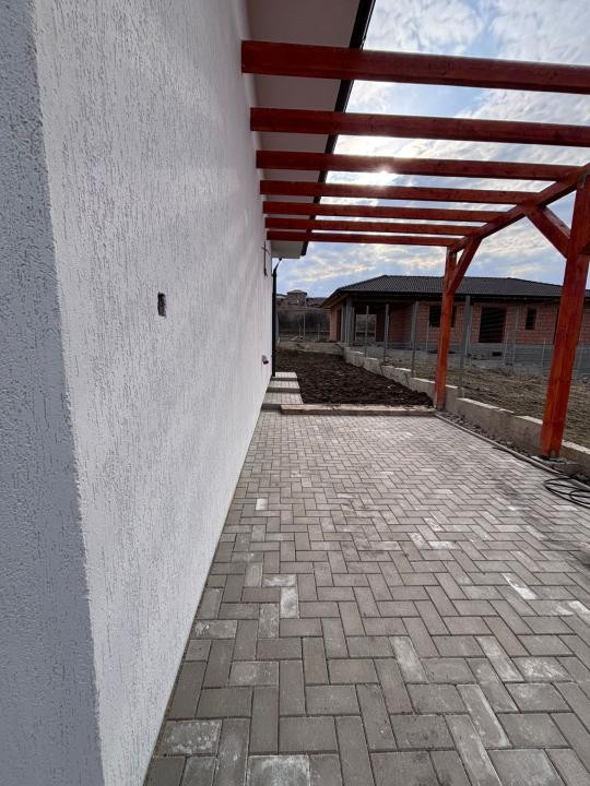 Casă individuală, 170 mp, finisata, pe un singur nivel, 300 mp curte, Chinteni