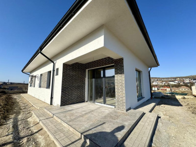 Casă individuală, 170 mp, finisata, pe un singur nivel, 300 mp curte, Chinteni