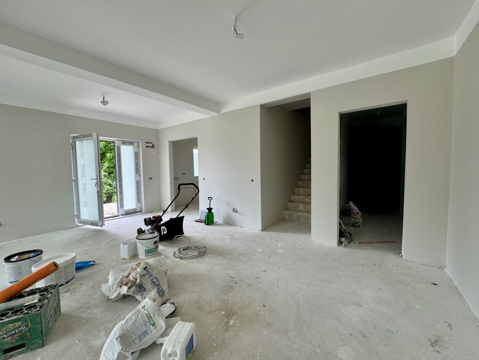 Casă tip duplex, 4 camere, 3 băi, 143 mp, Chinteni