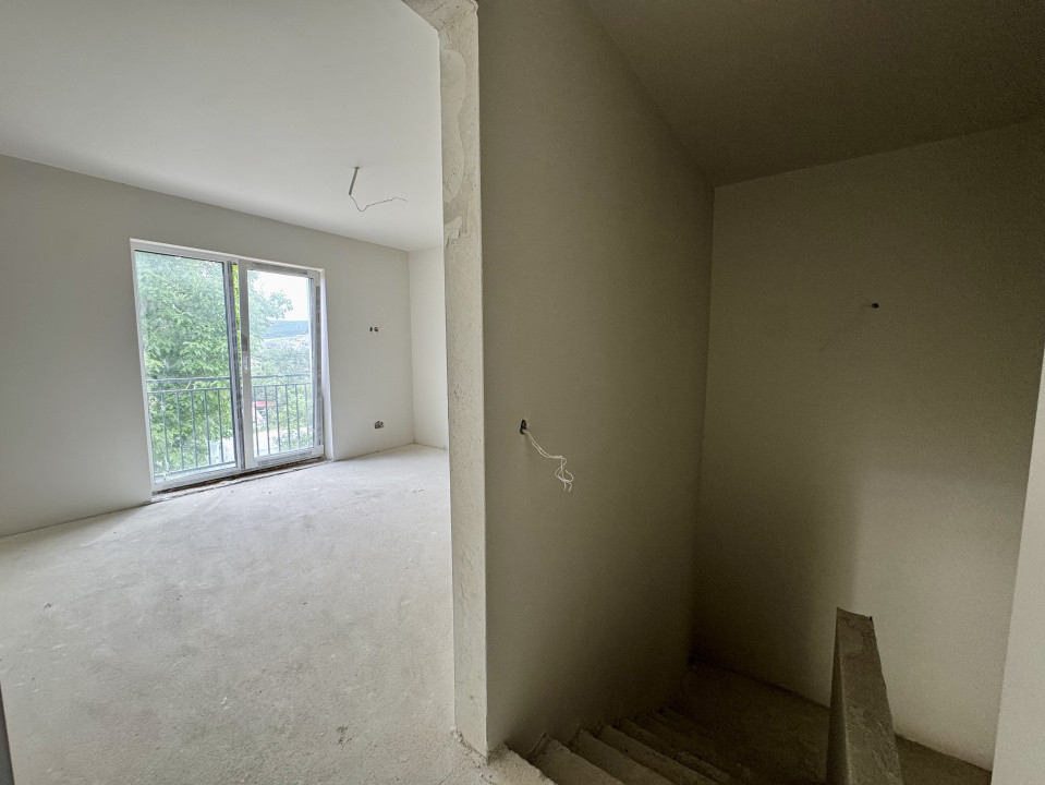 Casă tip duplex, 4 camere, 3 băi, 143 mp, Chinteni