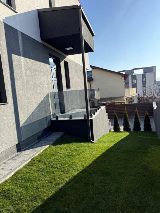 Casă tip duplex, construcție premium cu rooftop panoramic de 61 mp, Donath Park
