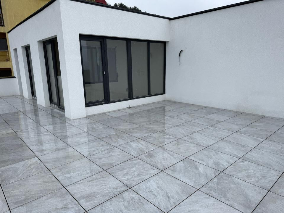 Casă tip duplex, construcție premium cu rooftop panoramic de 61 mp, Donath Park