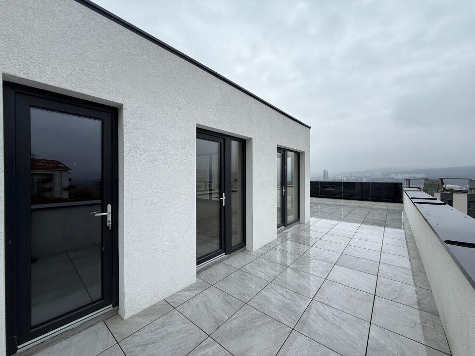 Casă tip duplex, construcție premium cu rooftop panoramic de 61 mp, Donath Park