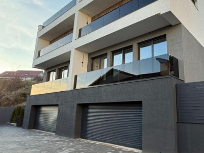 Casă tip duplex, construcție premium cu rooftop panoramic de 61 mp, Donath Park