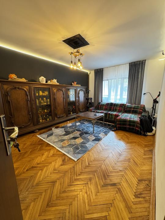 Apartament de 3 camere, Decomandat, 65 mp, Garaj, Boxa, Zorilor
