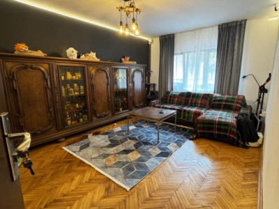 Apartament de 3 camere, Decomandat, 65 mp, Garaj, Boxa, Zorilor