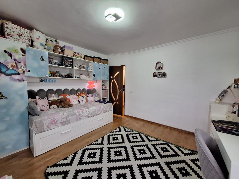 Apartament cu 2 camere, decomandat, zona Eroilor