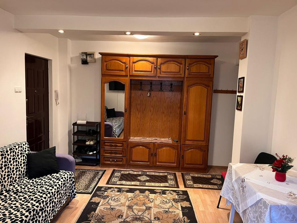 Apartament cu 3 camere,parcare , etaj 1,zona Marasti 