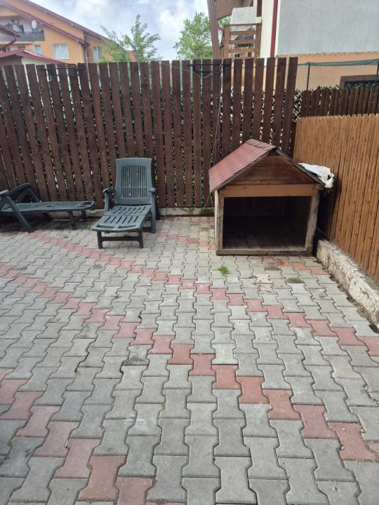 Apartament decomnadat cu 3 camere,2 bai,gradina si parcare ,zona Eroilor