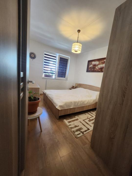 Apartament cu 2 camere decomandat, 43 mp, parcare, zona Teilor