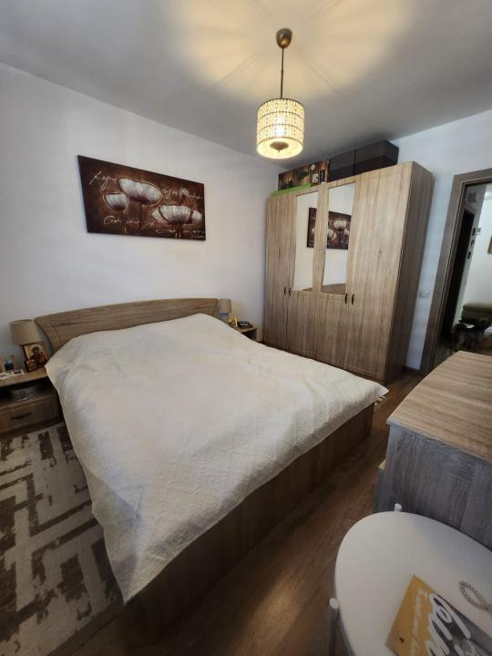 Apartament cu 2 camere decomandat, 43 mp, parcare, zona Teilor