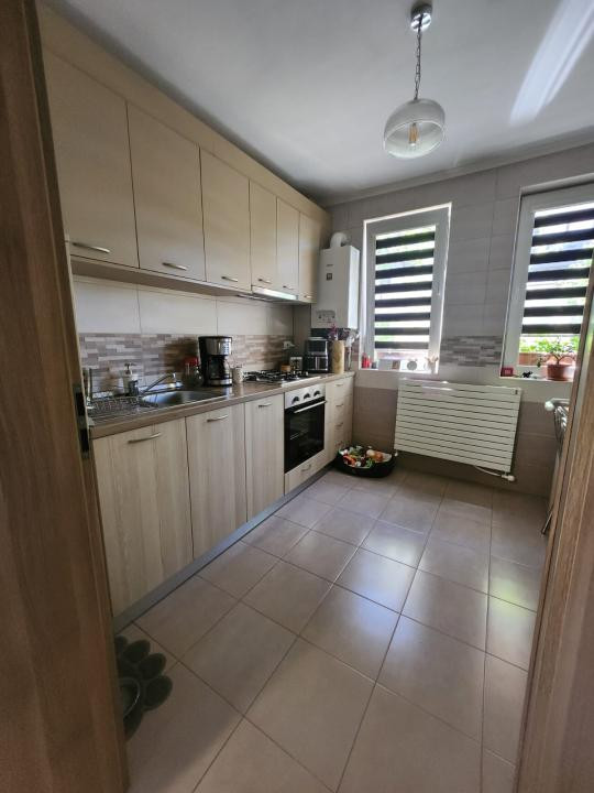 Apartament cu 2 camere decomandat, 43 mp, parcare, zona Teilor