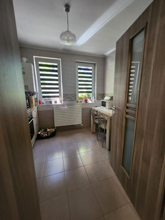 Apartament cu 2 camere decomandat, 43 mp, parcare, zona Teilor