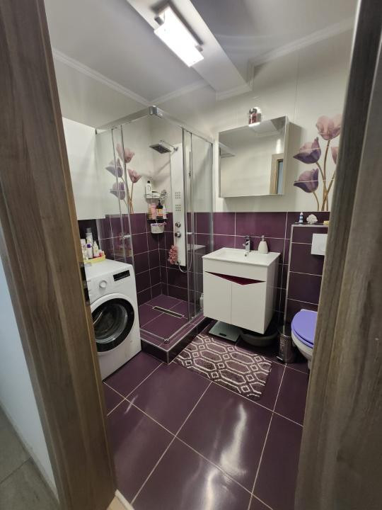 Apartament cu 2 camere decomandat, 43 mp, parcare, zona Teilor