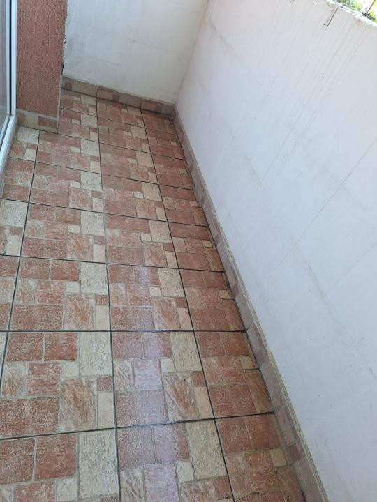 Apartament cu 3 camere, 77 mp, 2 bai, parcare, zona Sub Cetate