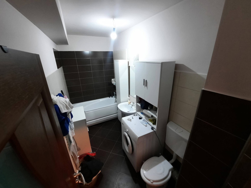 Apartament de vânzare ,etaj intermediar ,zona Eroilor,garaj subteran 