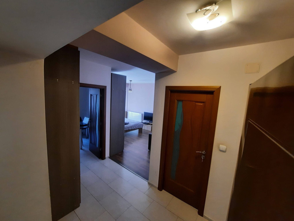 Apartament de vânzare ,etaj intermediar ,zona Eroilor,garaj subteran 