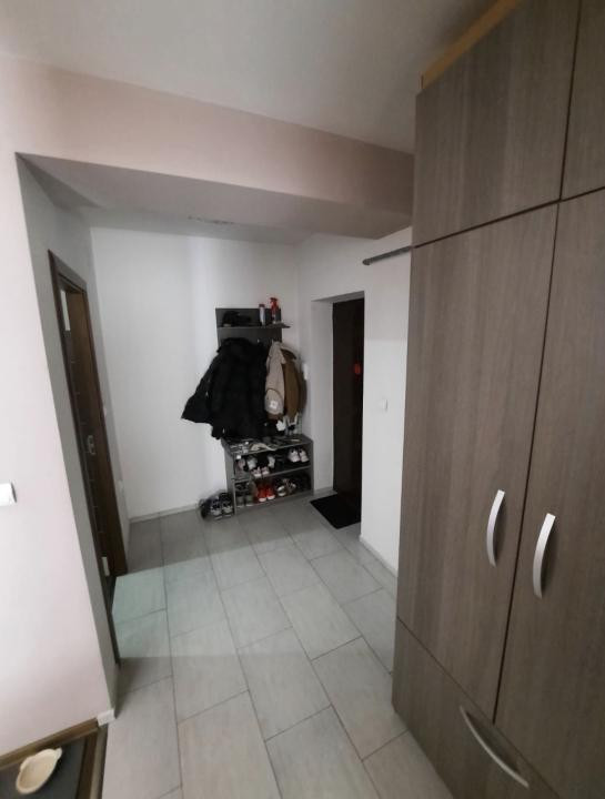 Apartament cu 2 camere,etaj intermediar ,zona Eroilor,garaj subteran 