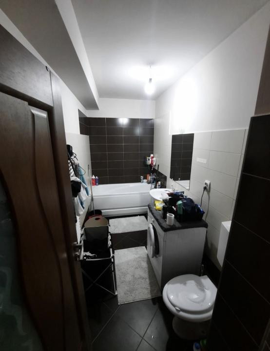 Apartament cu 2 camere,etaj intermediar ,zona Eroilor,garaj subteran 