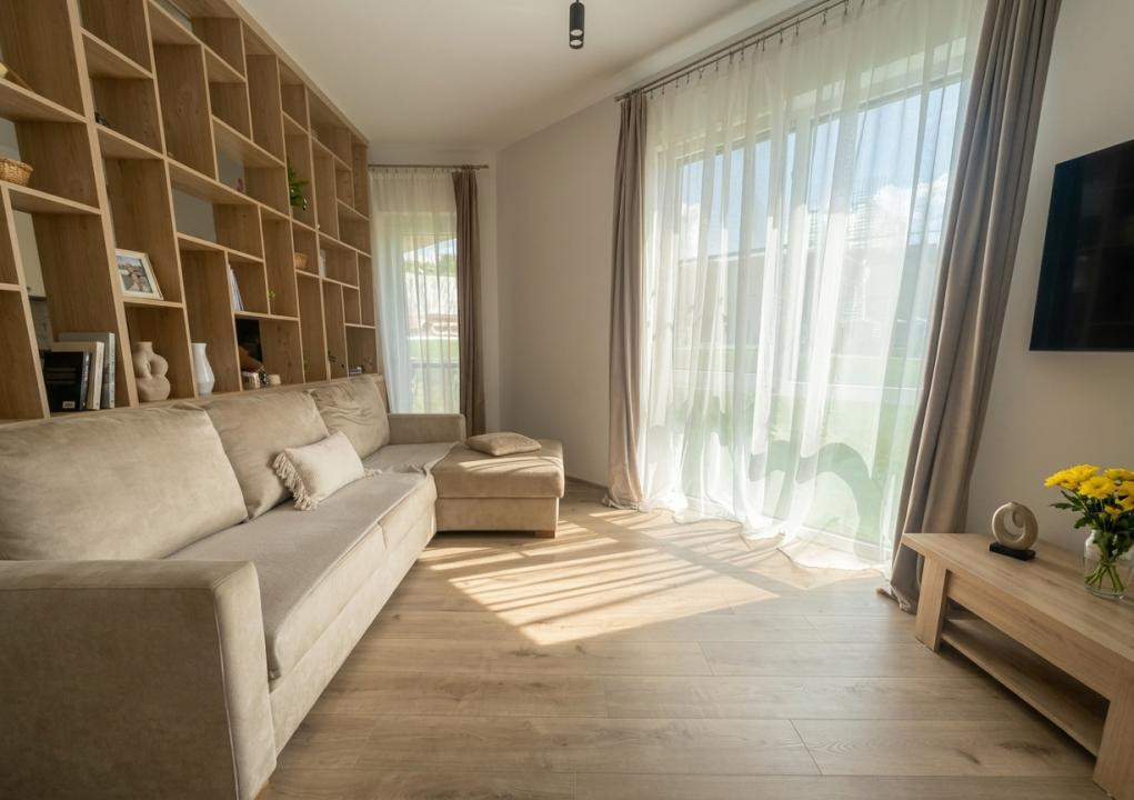 Apartament 2 camere, 53mp, 2 balcoane, parcare, zona Vivo 