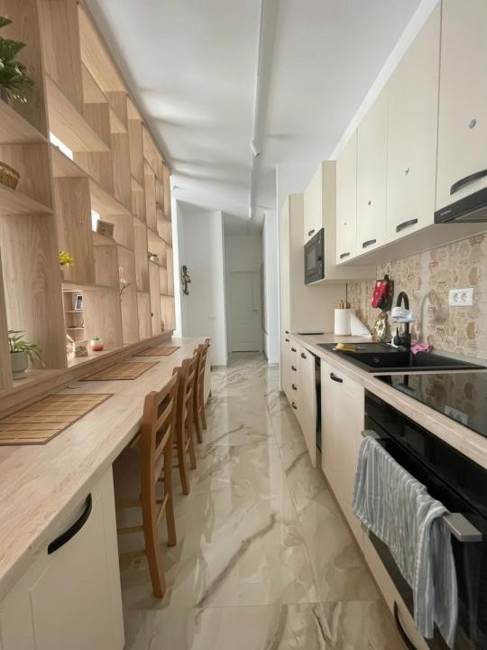 Apartament 2 camere, 53mp, 2 balcoane, parcare, zona Vivo 