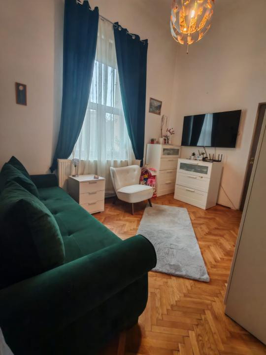 Apartament la casa cu gradina de 480 mp, Zona Semicentrala