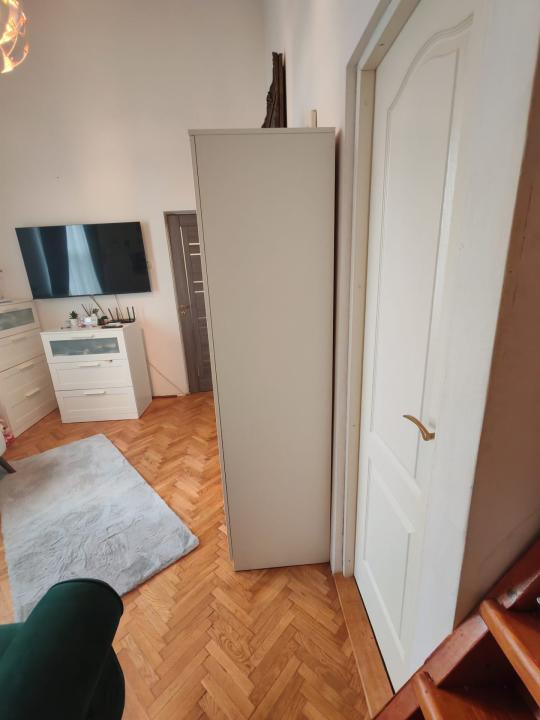 Apartament la casa cu gradina de 480 mp, Zona Semicentrala