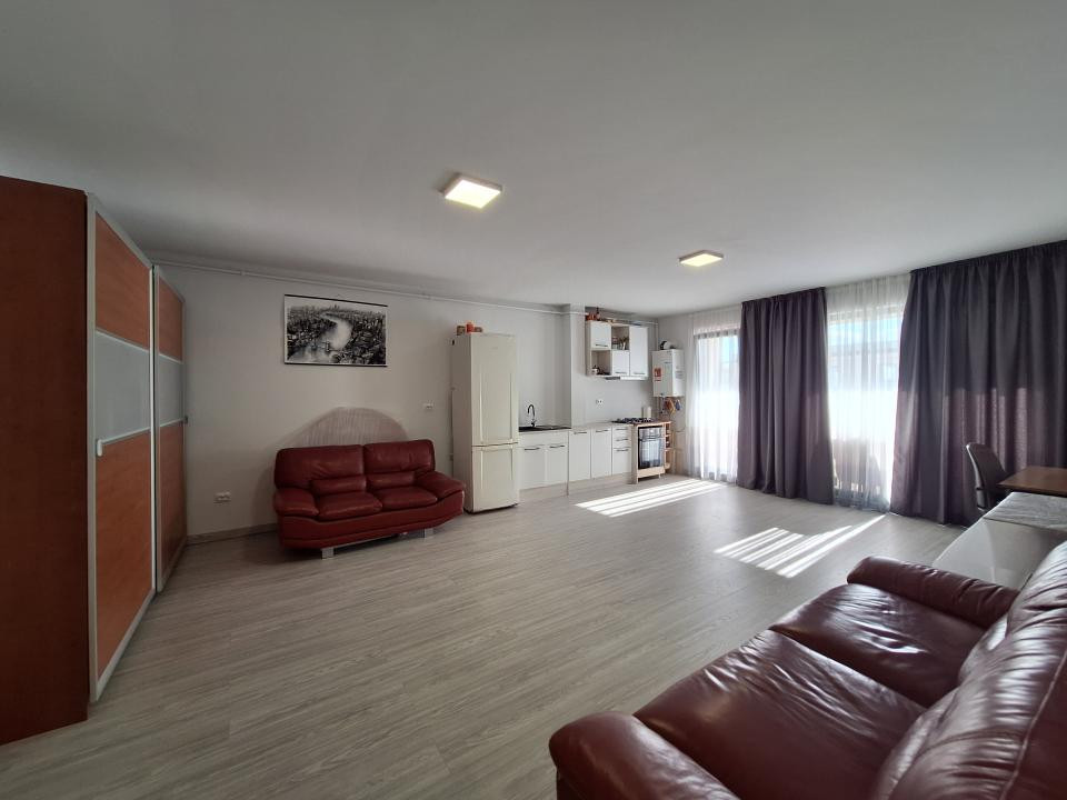 Apartament cu 2 camere, 55 mp, balcon, zona Eroilor (blocurile albe)