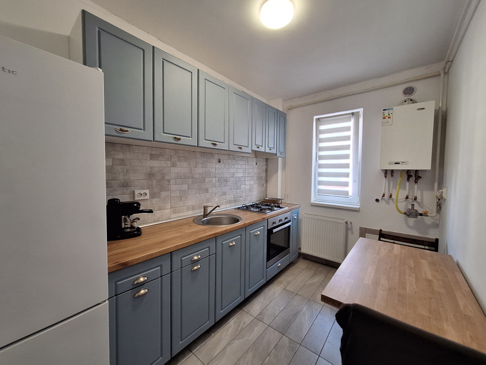 Apartament cu 2 camere, 45 mp, balcon, zona Abatorului