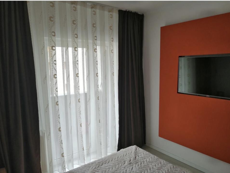 Apartament de inchiriat , 52 mp utili , parcare ,zona Eroilor