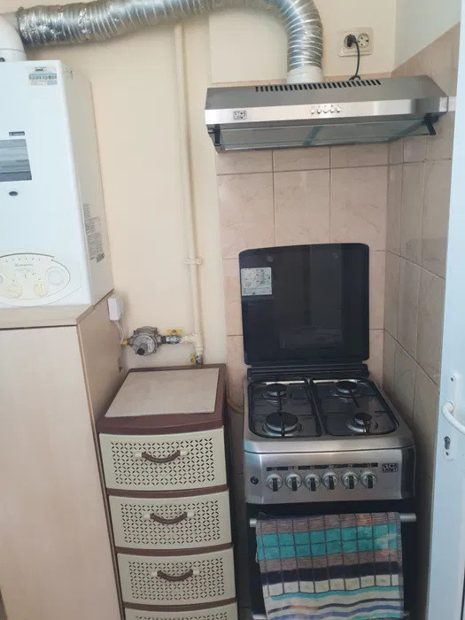 Apartament cu o camera, 36 mp, etajul 1, zona Florilor