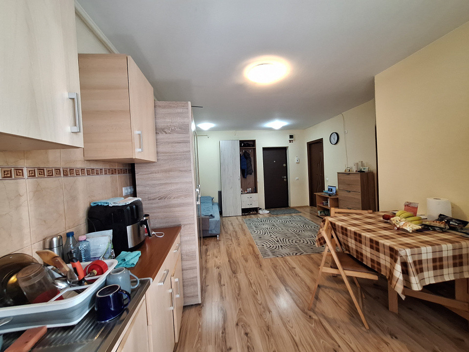 Apartament cu o camera, 36 mp, etajul 1, zona Florilor