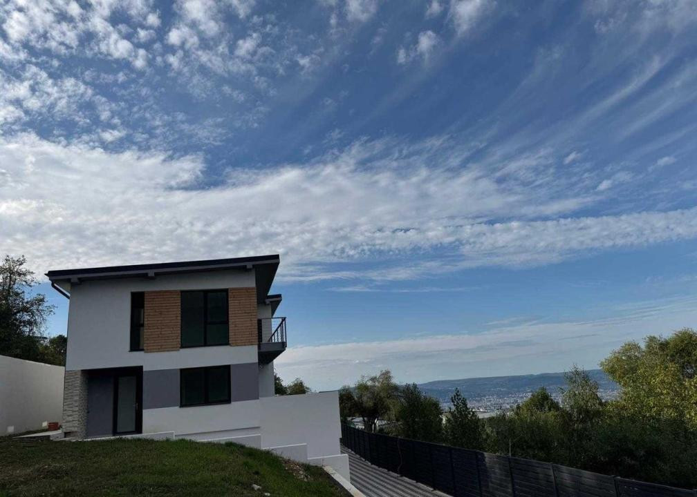 Duplex de vanzare, 220mp utili, 2 garaje, Feleacu 
