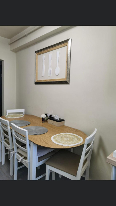 Apartament cu 2 camere decomandate,etaj intermediar si parcare inclusa