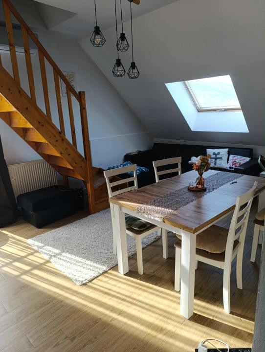 Apartament 3 camere, pe 2 nivele, 80 mp utili, parcare, Porii Floresti