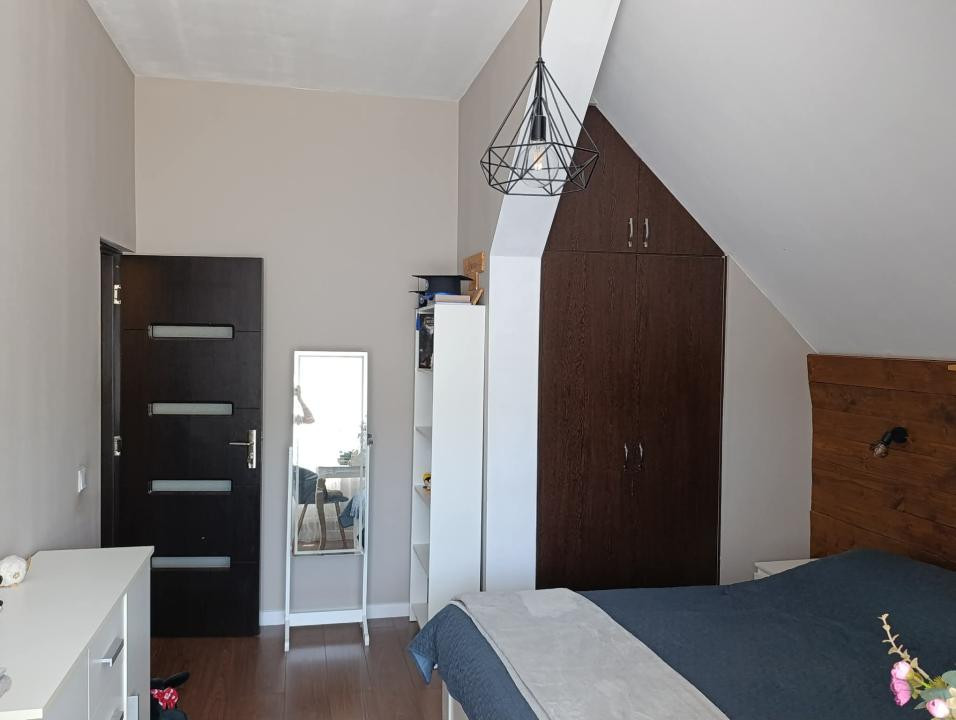 Apartament 3 camere, pe 2 nivele, 80 mp utili, parcare, Porii Floresti
