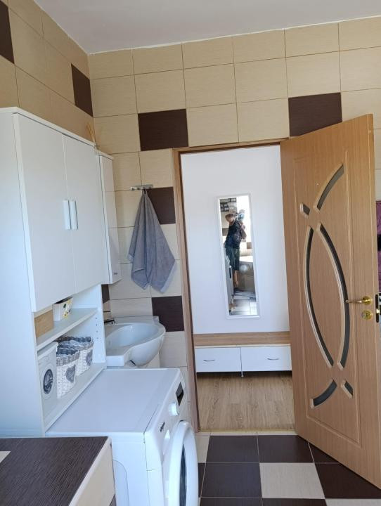 Apartament 3 camere, pe 2 nivele, 80 mp utili, parcare, Porii Floresti