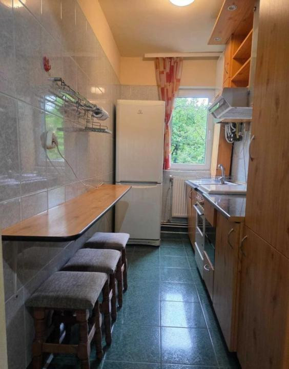 Apartament 2 camere decomandat, mobilat si utilat Baza Sportiva Unirea