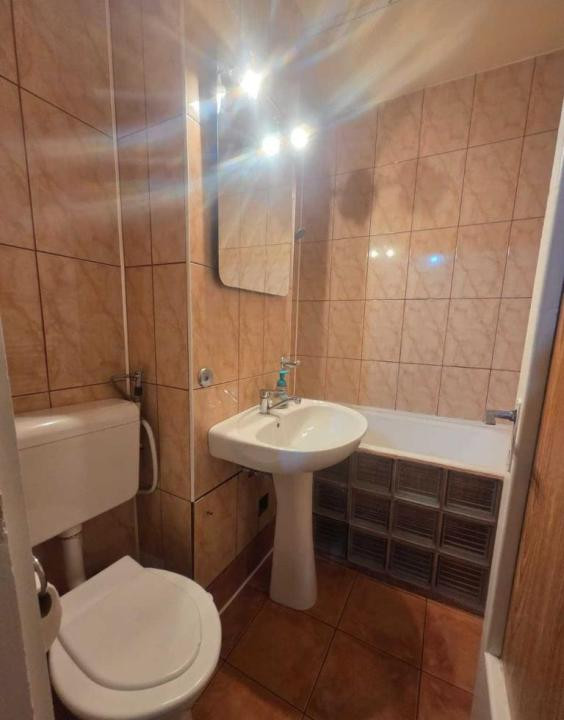 Apartament 2 camere decomandat, mobilat si utilat Baza Sportiva Unirea