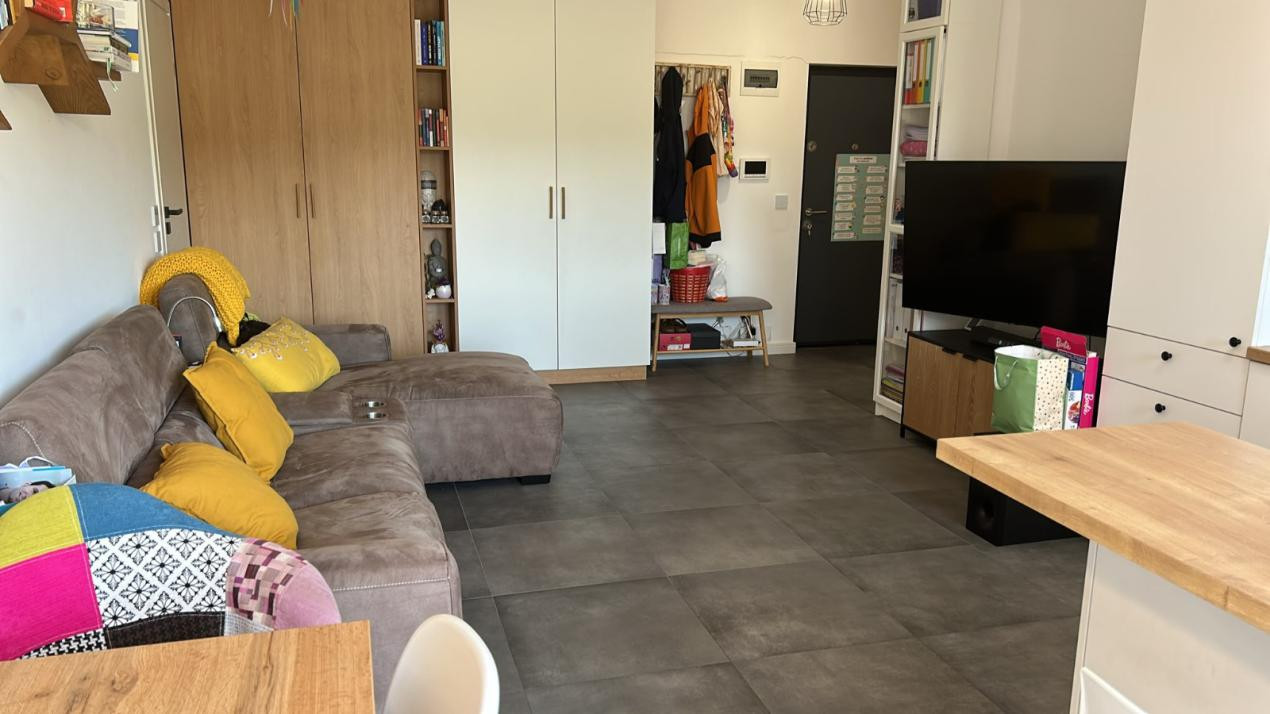 Apartament cu 3 camere,terasa,gradina si parcare,zona Parc Poligon