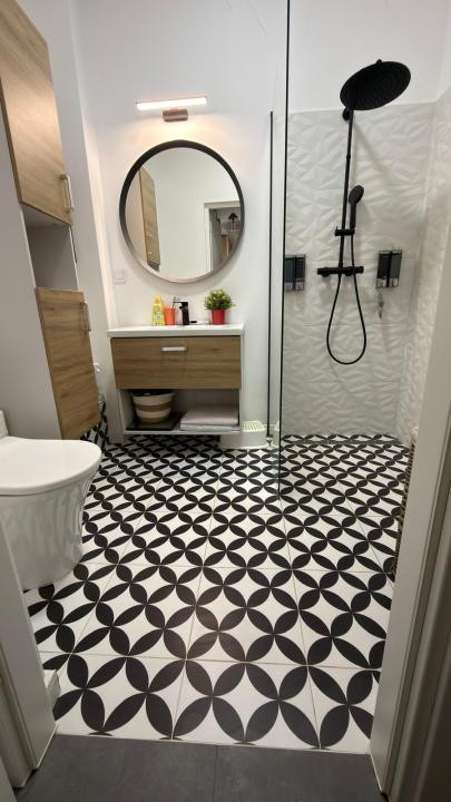 Apartament cu 3 camere,terasa,gradina si parcare,zona Parc Poligon