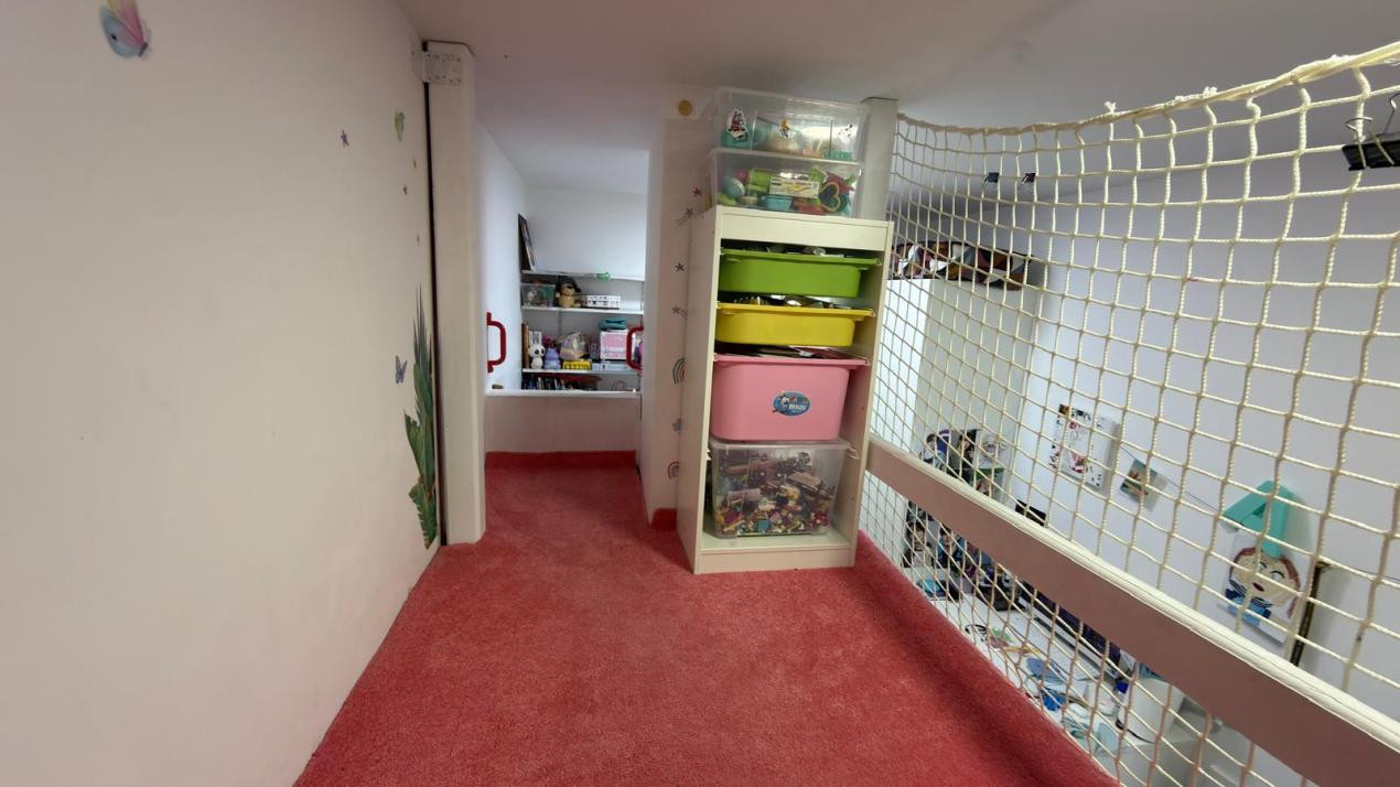 Apartament cu 3 camere,terasa,gradina si parcare,zona Parc Poligon