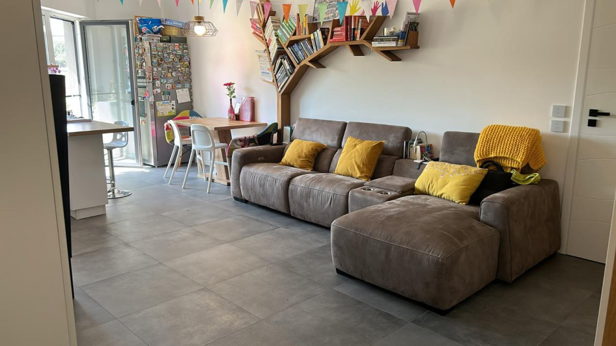 Apartament cu 3 camere,terasa,gradina si parcare,zona Parc Poligon