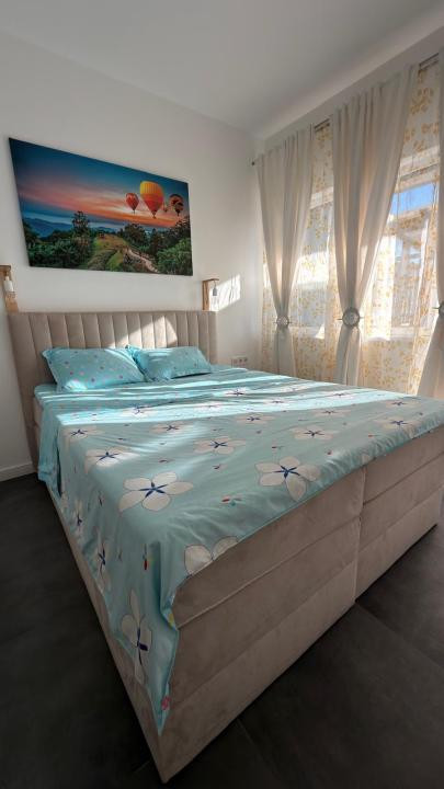Apartament cu 3 camere,terasa,gradina si parcare,zona Parc Poligon