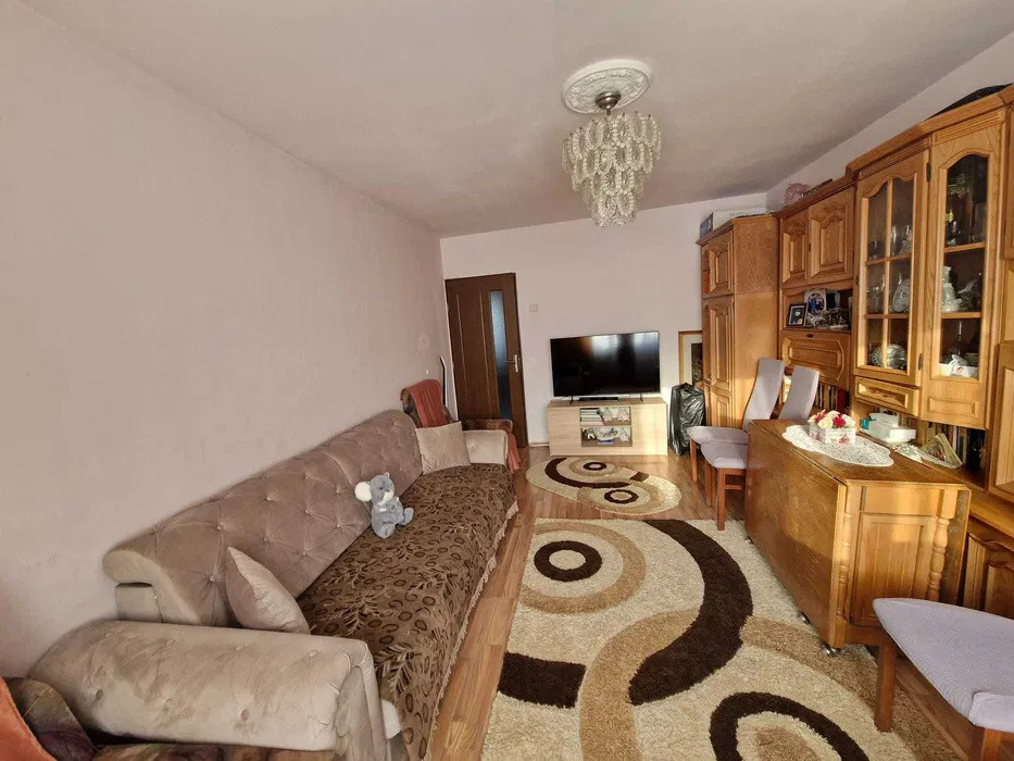 Apartament 2 camere, 47 mp, etaj intermediar,Intre Lacuri