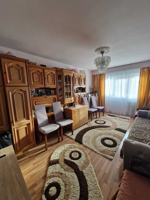 Apartament 2 camere, 47 mp, etaj intermediar,Intre Lacuri
